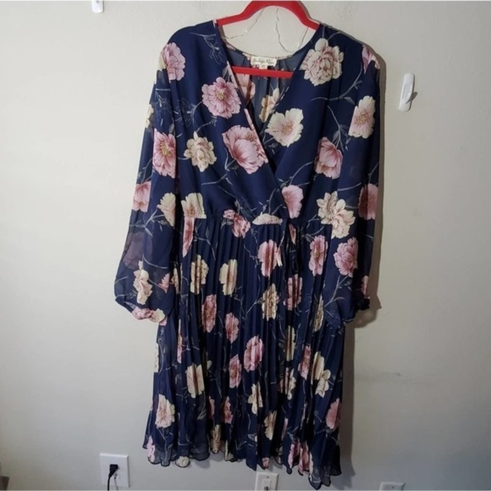 GORGEOUS pleated skirt floral‎ long sleeve sexy dress plus size 2X, 3X